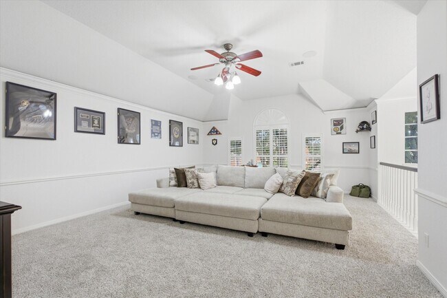 Building Photo - 4704 Broadmoor Dr