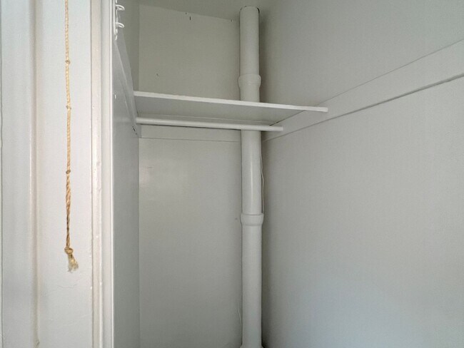 Building Photo - **3030 Caspian Way Long Beach** Front 2 be...