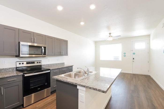 Building Photo - 13415 Oneida Ln