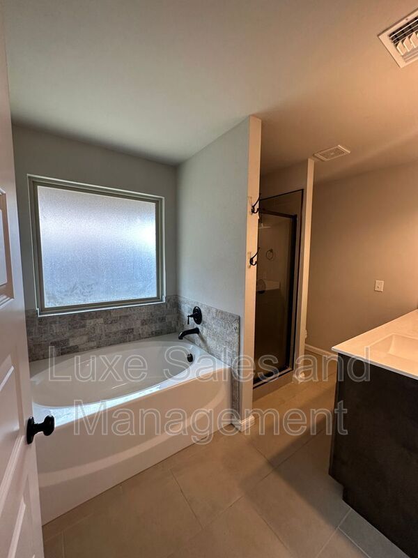 Building Photo - 3404 N W 161st St