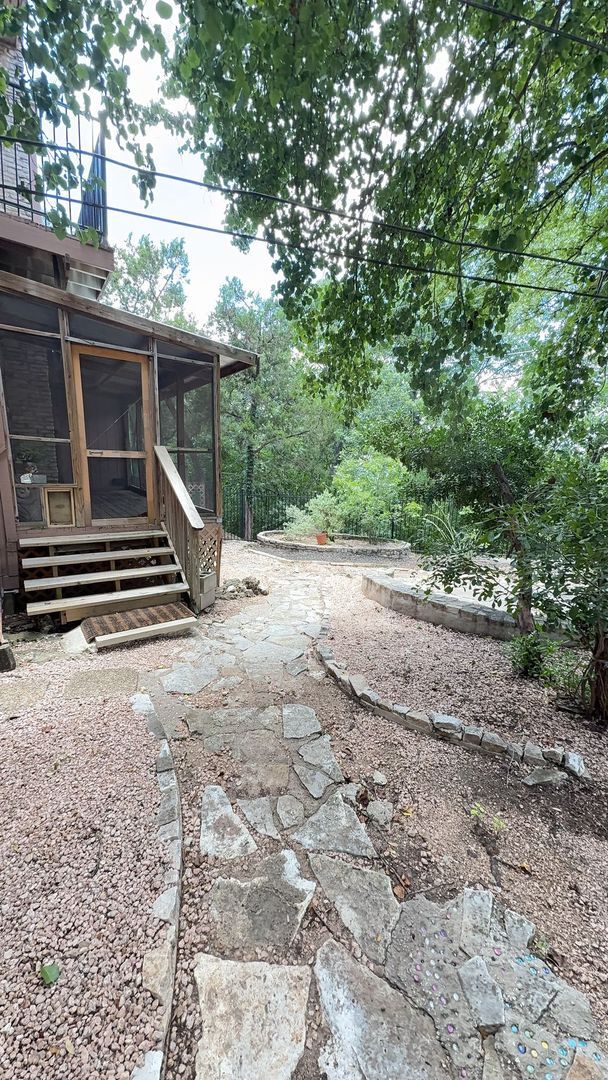 Building Photo - 9106 Rockcrest Cir
