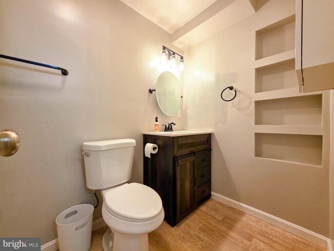 Building Photo - 6605 Rockleigh Way