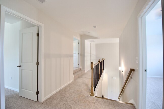 Building Photo - Brand New Hugston Home Near Lee Scott Acad...
