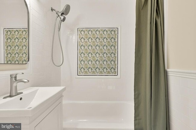 Building Photo - 2205 Observatory Pl NW