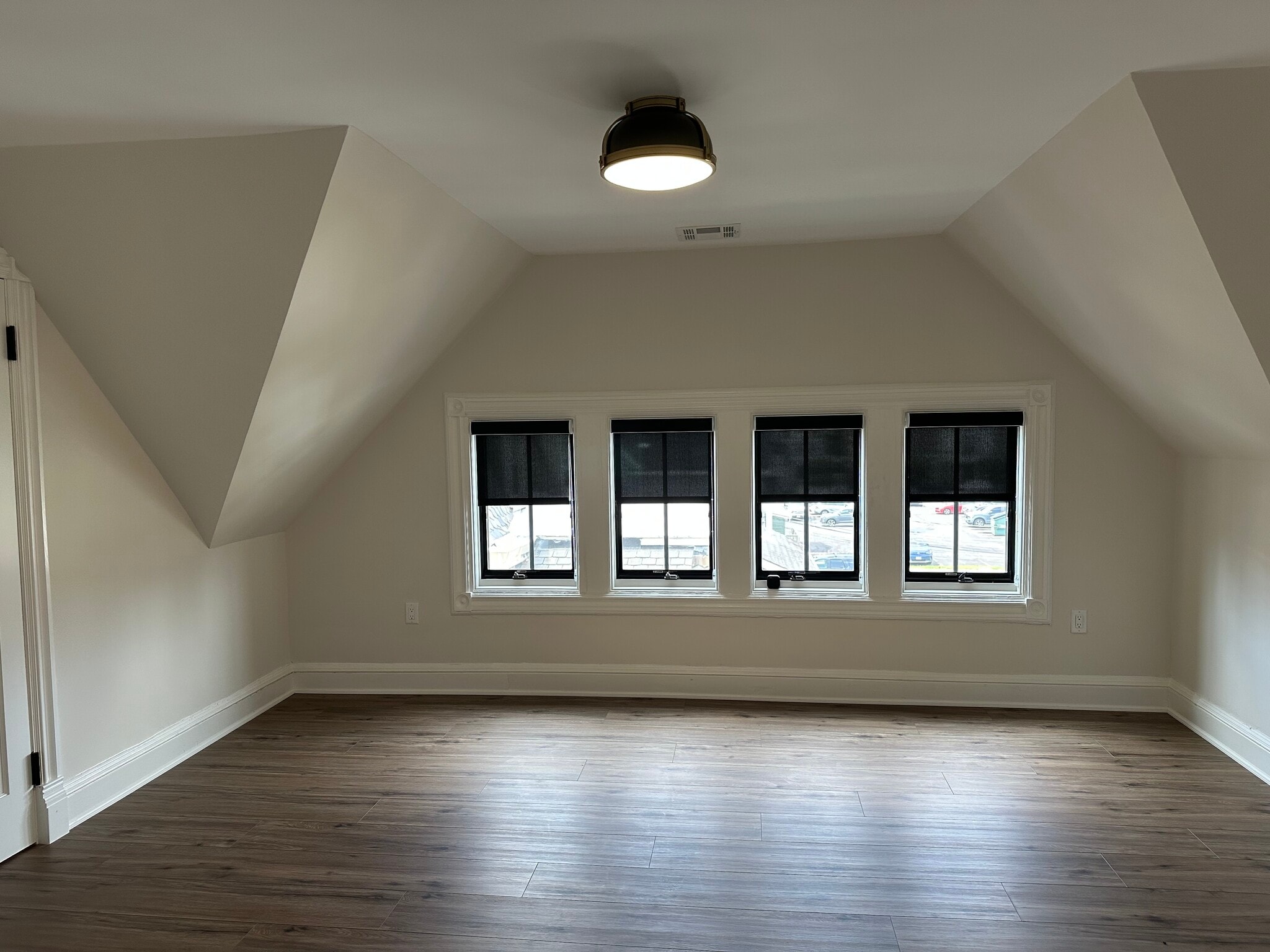 Building Photo - 60 Maple Ave
