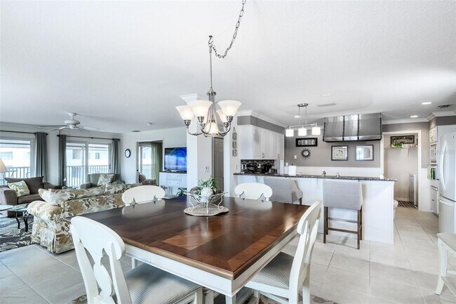 Building Photo - 1477 Park Beach Cir