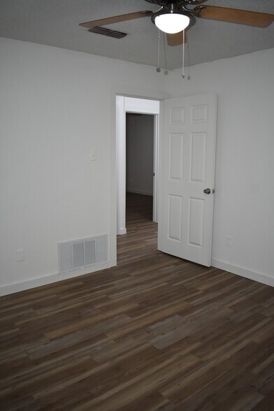 Building Photo - 108 E Kirby