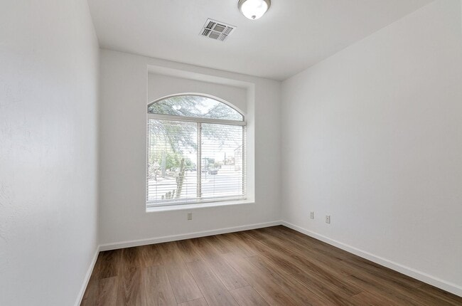 Building Photo - Beautiful, updated, Oro Valley home