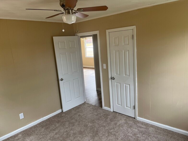 Building Photo - 3279 Ohara Dr S