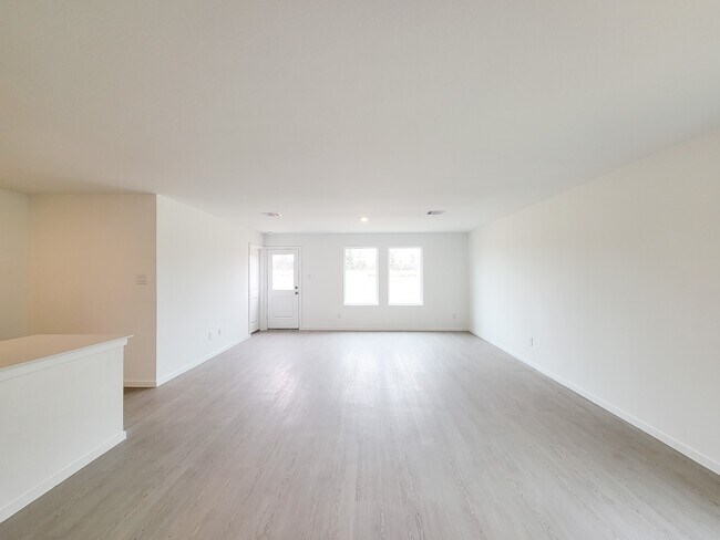 Building Photo - 15675 Plum Brk Dr