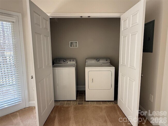 Building Photo - 6445 Terrace View Ct