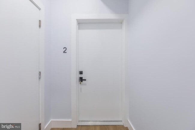 Building Photo - 1012 17th Pl NE