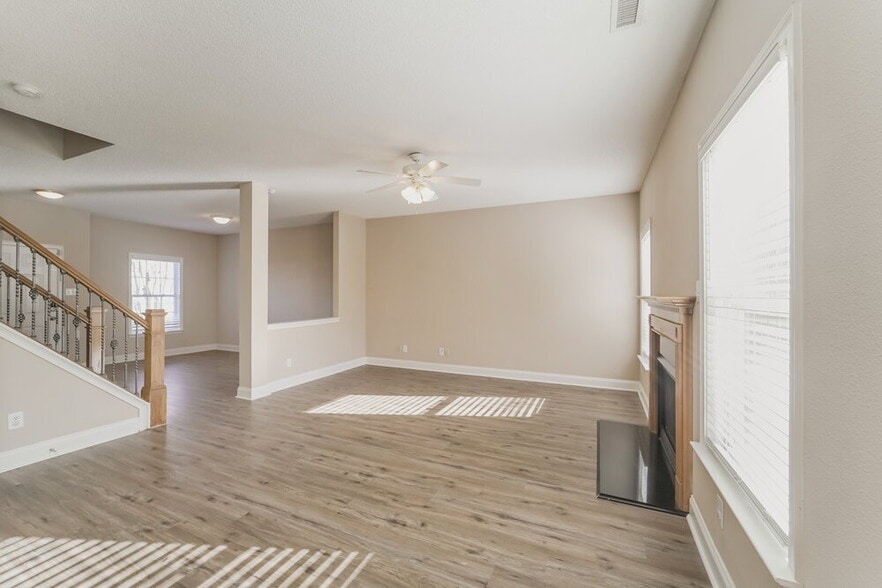 Building Photo - 712 Winborne Ave SW