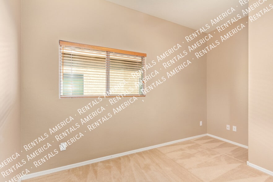 Building Photo - 664 W Silver Reef Ct