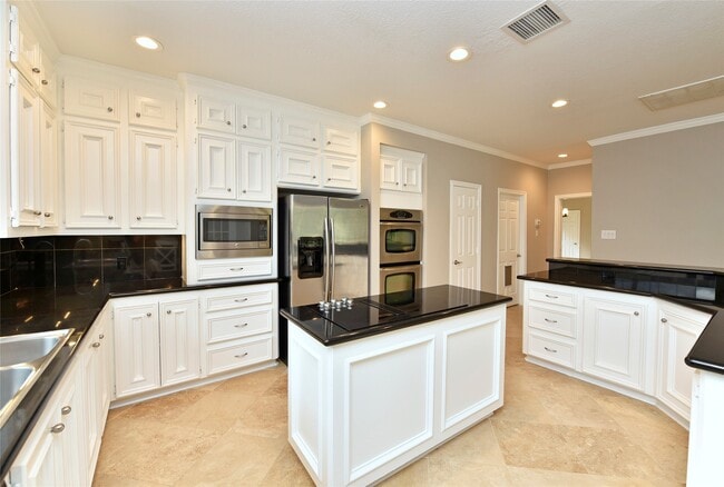 Building Photo - 19810 Emerald Leaf Dr