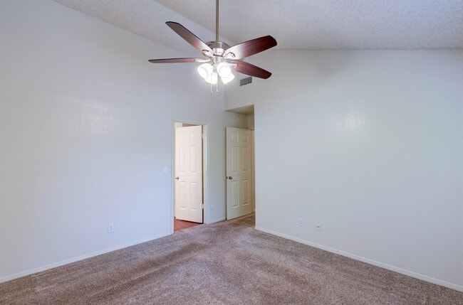 Building Photo - 1761 E Jordan Ave