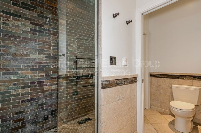 Building Photo - 8914 Hilltop Manor Dr