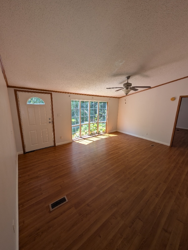 Building Photo - 135 Treasure Ln