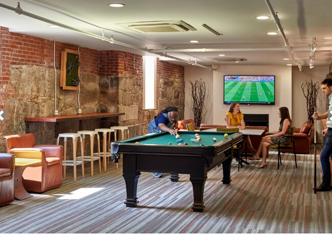 Building Photo - 804 Tremont St