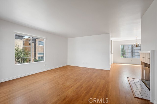 Building Photo - 2800 Plaza del Amo
