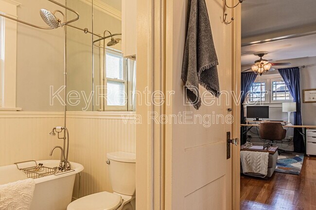 Building Photo - 740 S Corona St