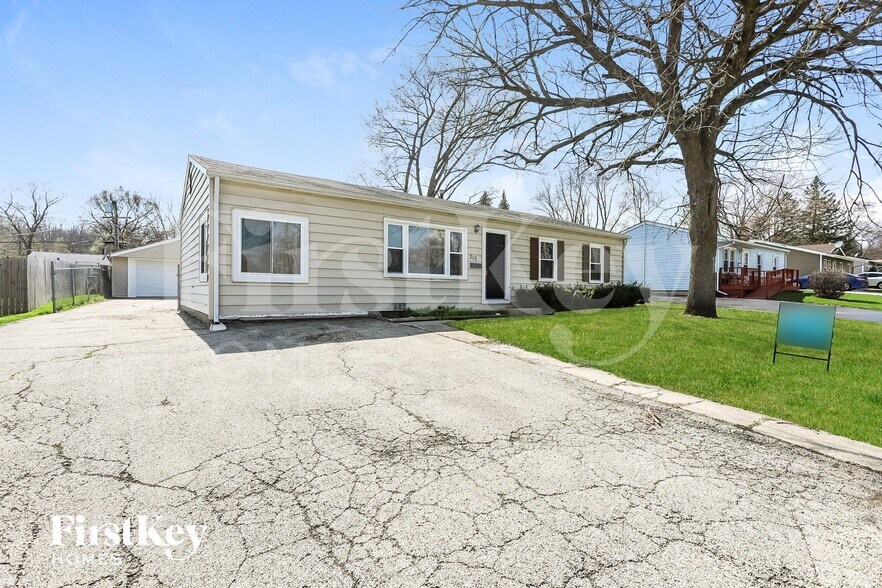 Building Photo - 315 Four Winds Way