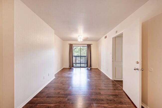 Building Photo - 3102 Cedar St