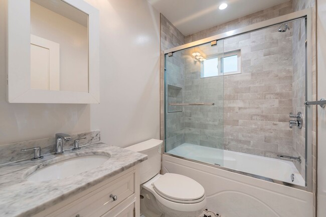 Building Photo - Cozy Home in Culver City!
