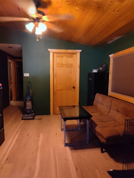 Building Photo - 412 N Edwards St