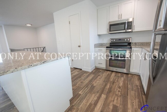Building Photo - Newly Remodeled 5-Bedroom Home | 2-Car Gar...