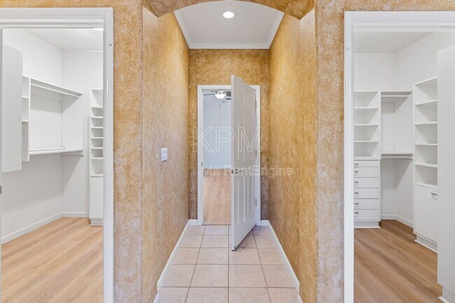 Building Photo - 5956 St Andrews Dr