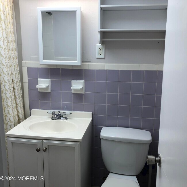 Building Photo - 200 Ocean Park Ave