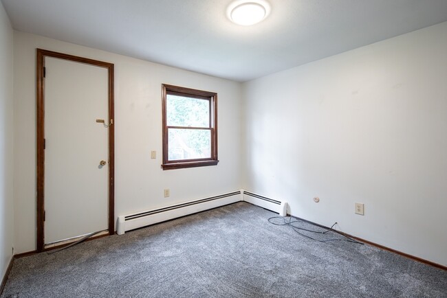 Building Photo - 7 105th St