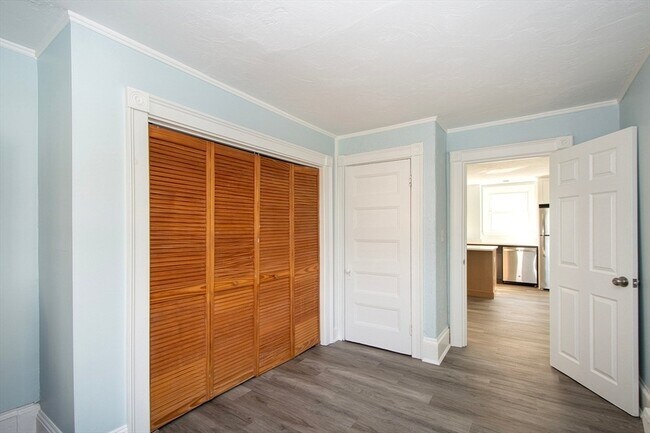 Building Photo - 7 Whitehead Ave