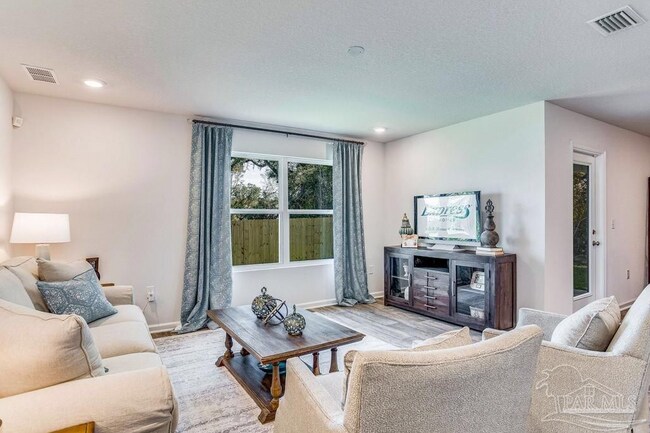 Building Photo - 909 Lovebird Ct
