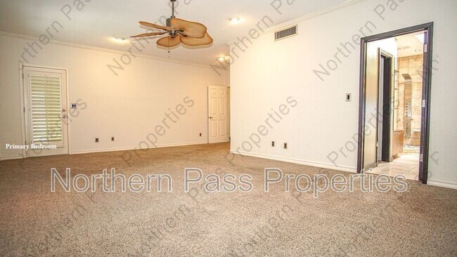 Building Photo - 612 Willow Glen Dr