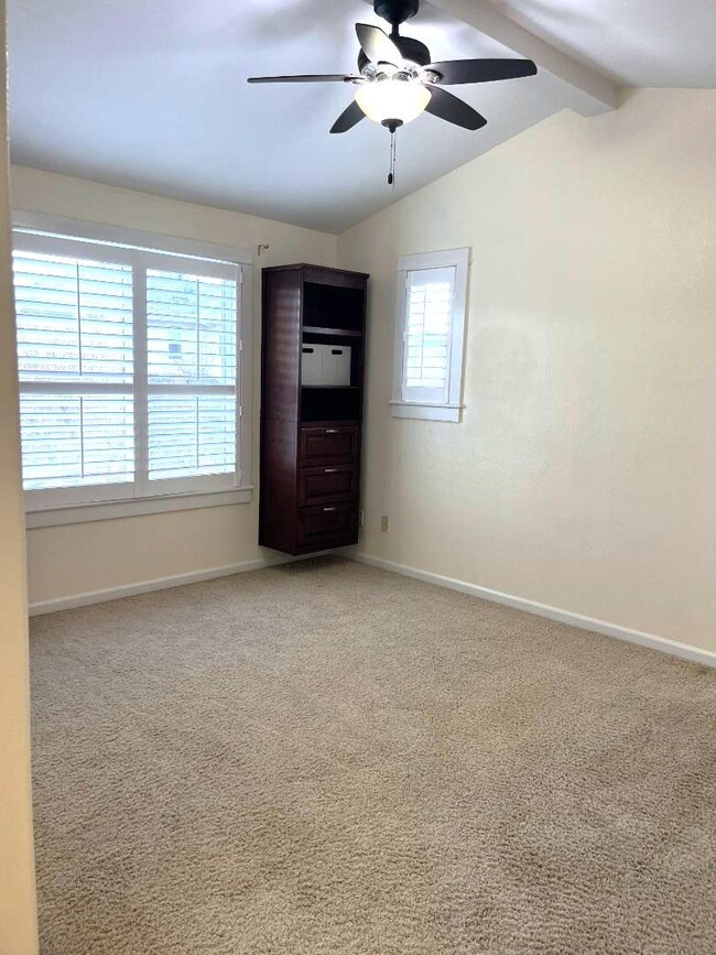 Building Photo - 730 Tatum Ave