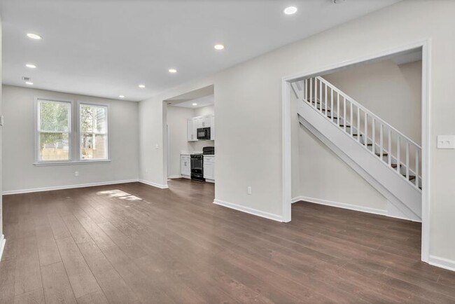 Building Photo - 4029 W Cold Spring Ln