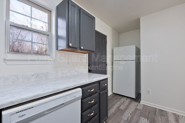 Building Photo - 955 Leroy St