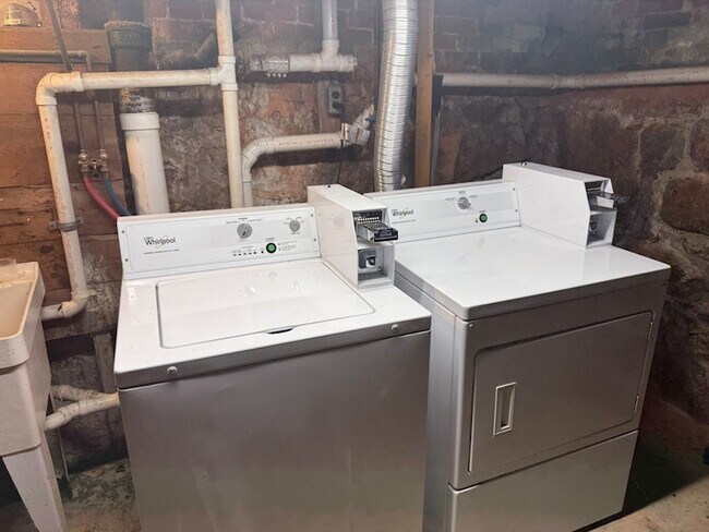 Building Photo - 1 Stafford St