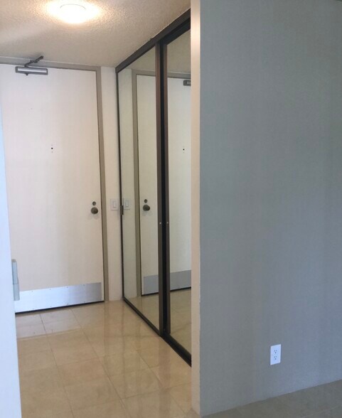 Building Photo - 55 S Judd St