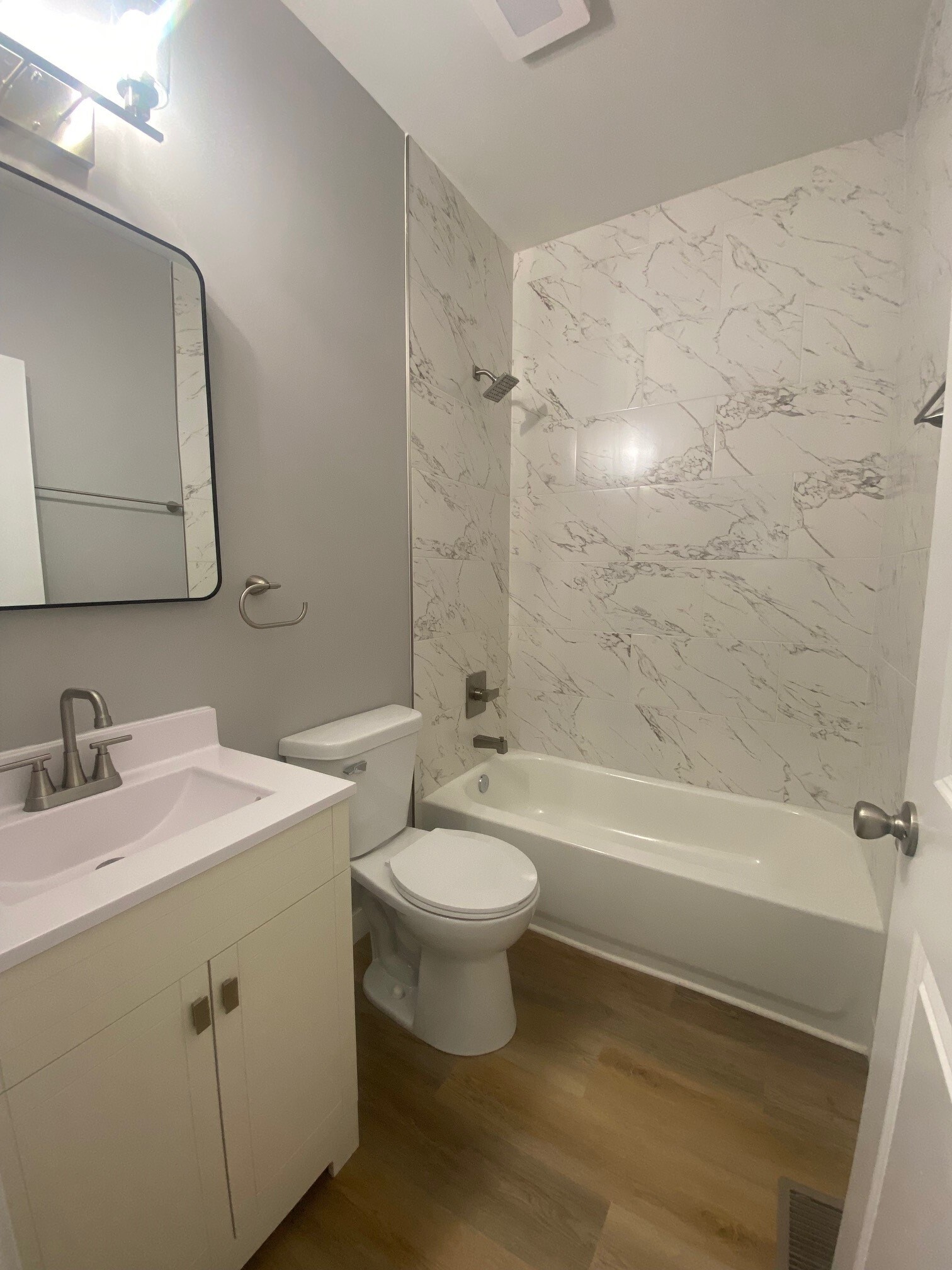 Unit A Hallway Bathroom - 415 Dequincy St