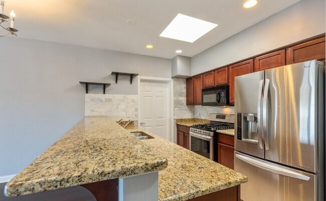 Primary Photo - 3501 Wellington Ct