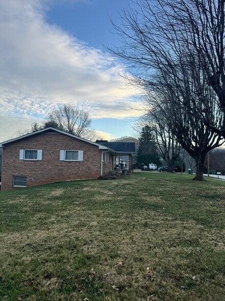 Building Photo - 43 Dixon Ter