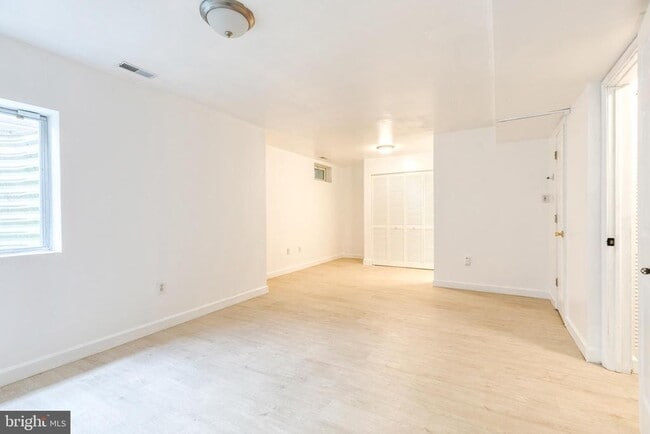 Building Photo - 116 Leeds Creek Cir