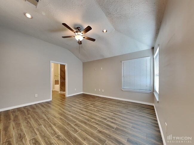 Building Photo - 15614 Fox Springs Dr