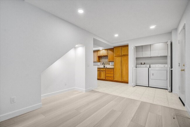 Building Photo - 13635 Almond St