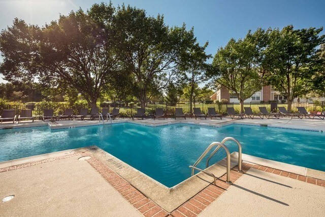 Building Photo - 1600 Buttonwood Cir