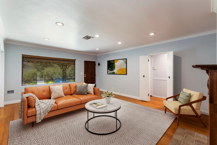 Living Room View 2 - 4912 Strohm Ave