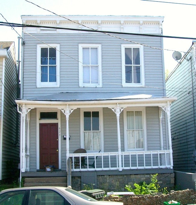 Building Photo - 623 China St